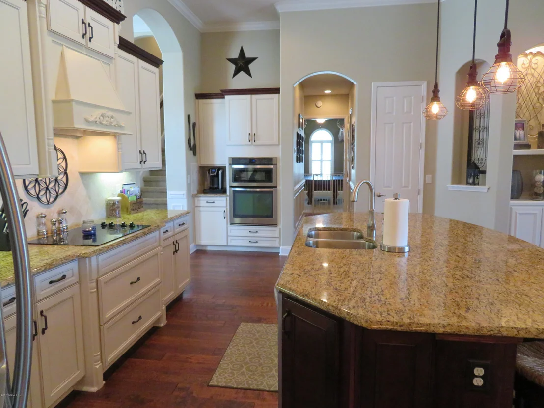 Photo of 106 AVERLEY Way