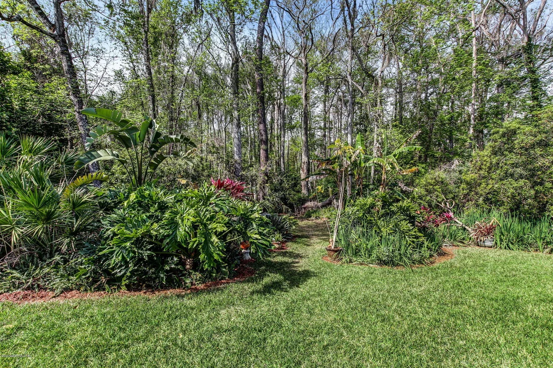 Photo of 8128 SUFFIELD Court