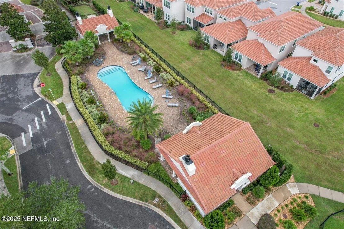 Photo of 96014 ENCLAVE Manor