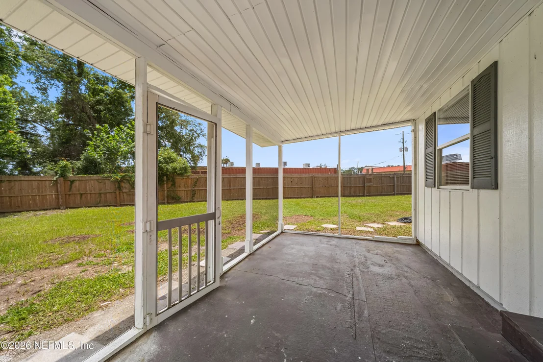 Photo of 1241 KING ARTHUR Road