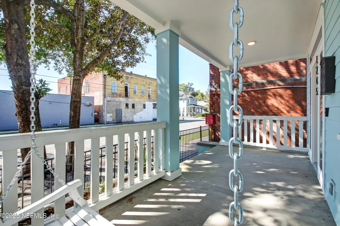 Photo of 1245 WALNUT Street