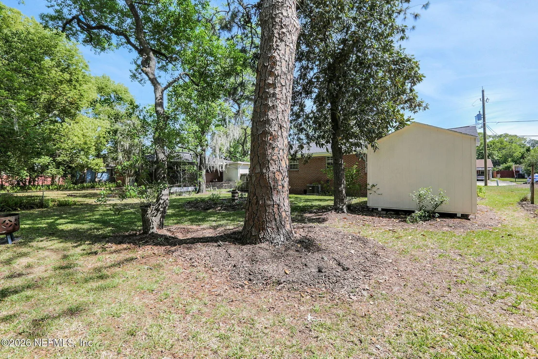 Photo of 5359 ROYCE Avenue