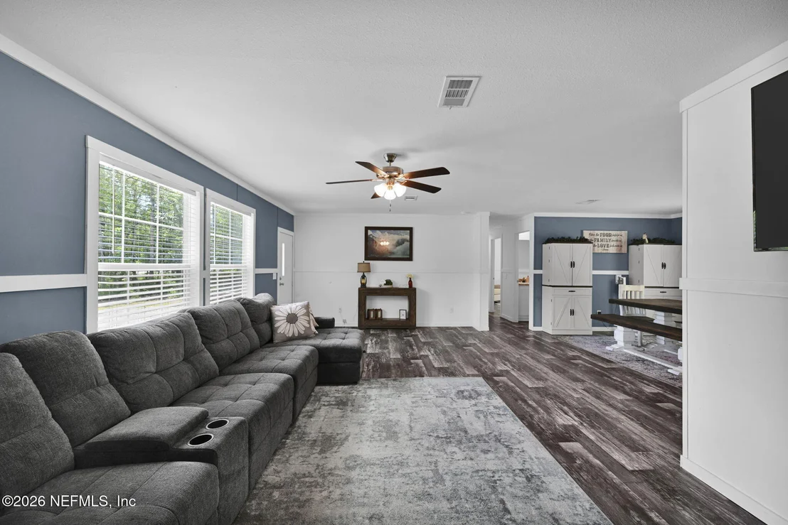 Photo of 540783 LEM TURNER Road