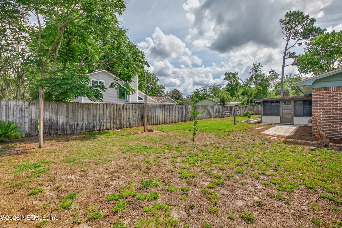Photo of 1411 FOREST Lane