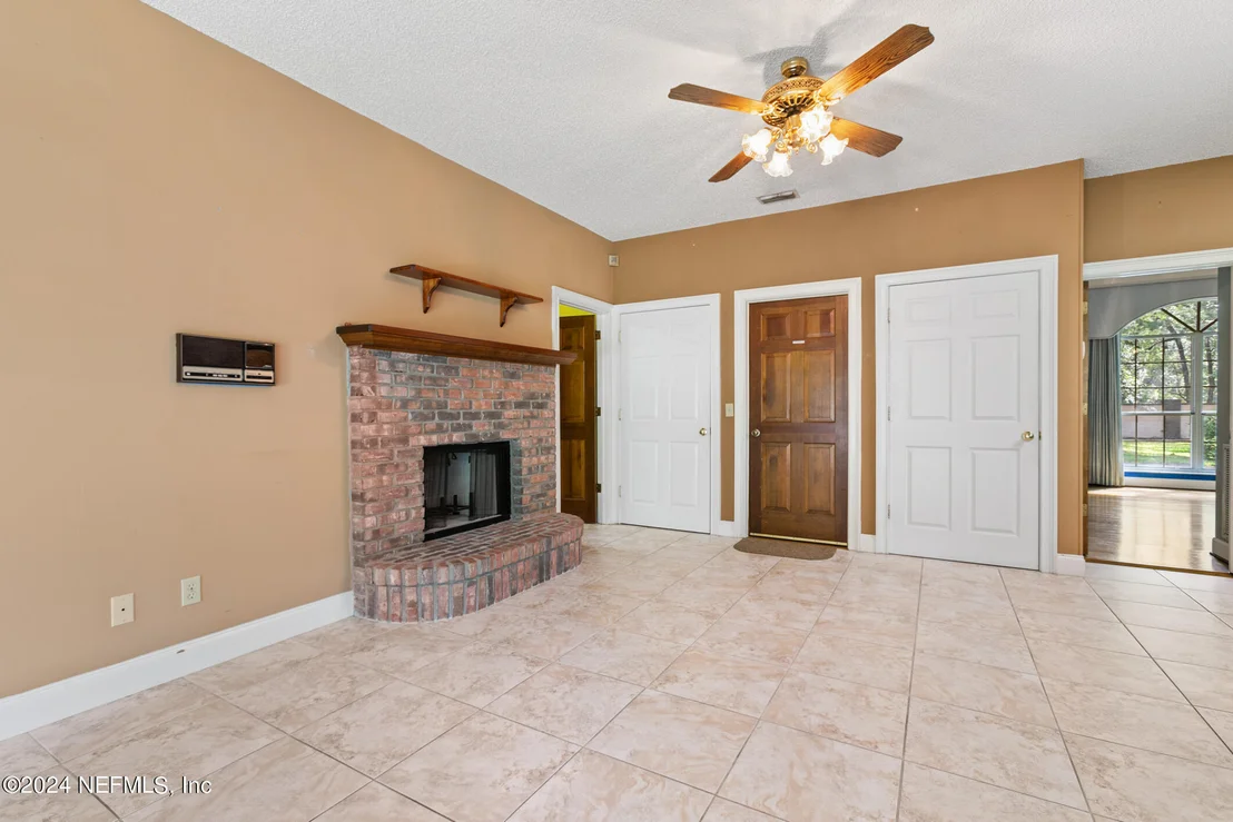 Photo of 11926 MANDARIN Road
