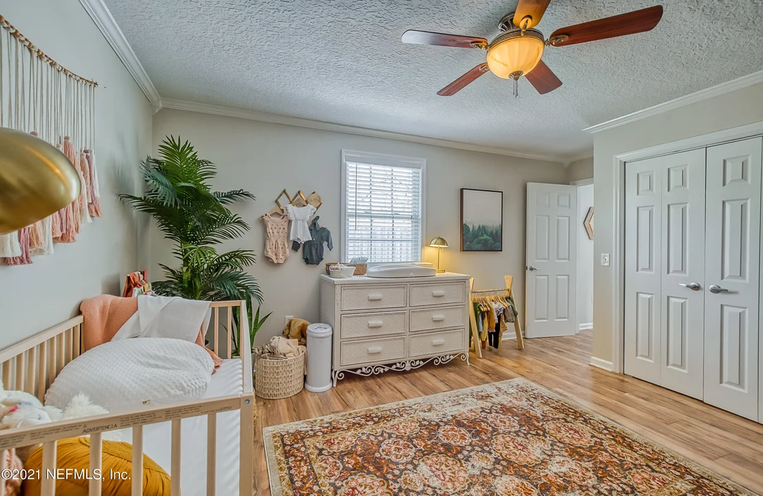 Photo of 412 WHITING Lane