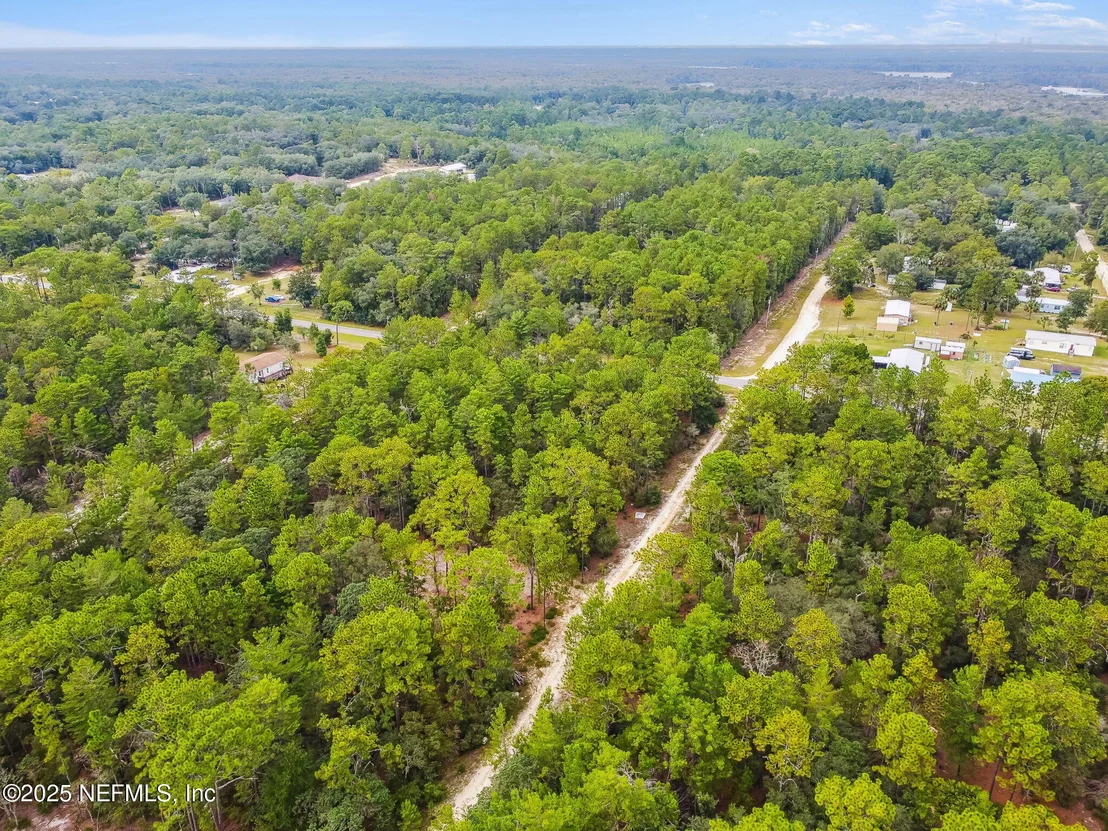 Photo of 401 EDGEHILL Road