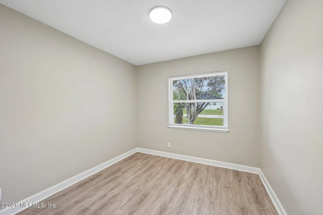 Photo of 10554 DOBELL Road