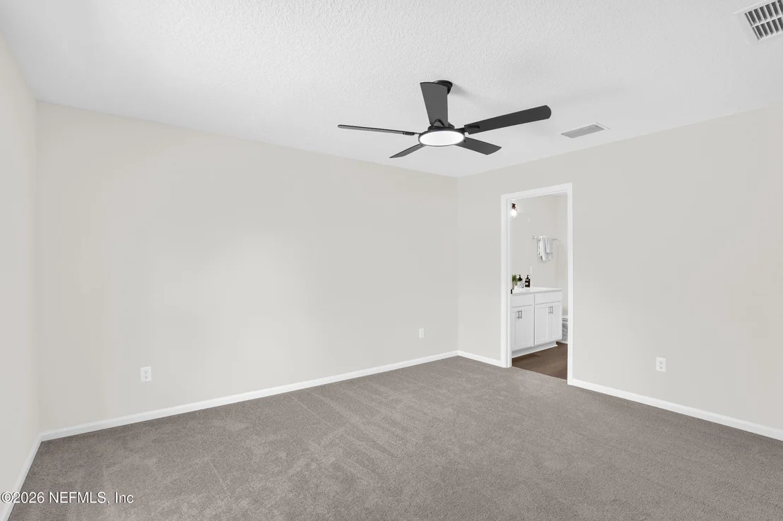 Photo of 126 ROBERTS Boulevard