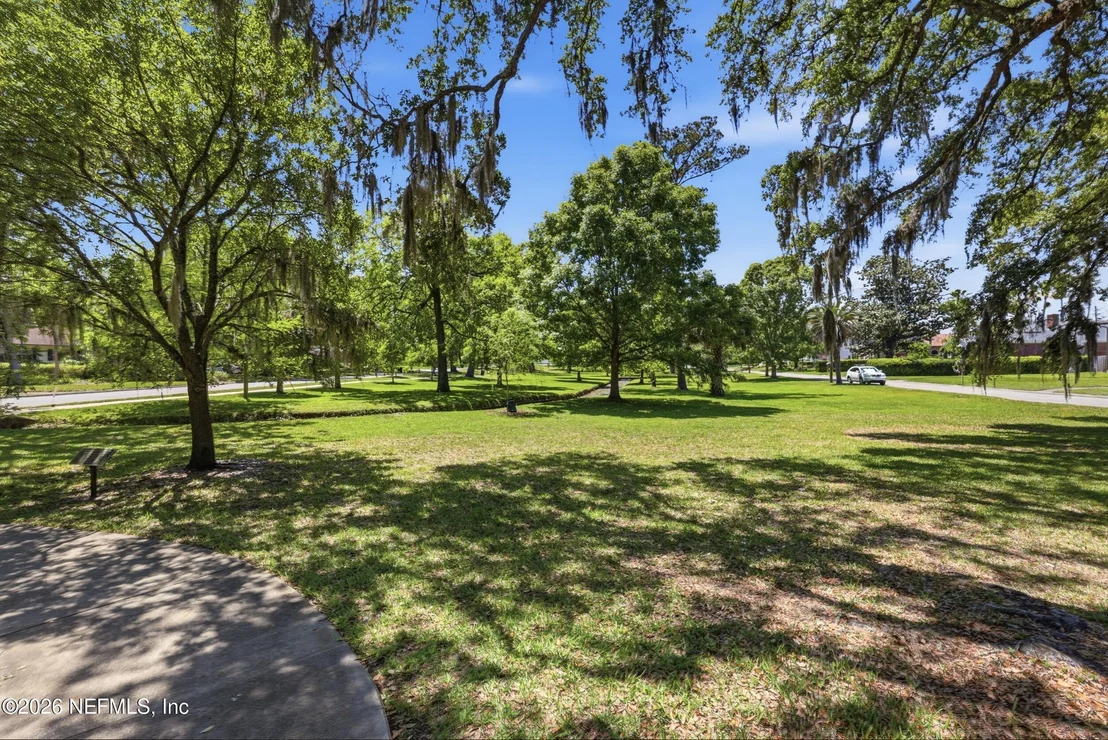 Photo of 1622 AVOCA Place
