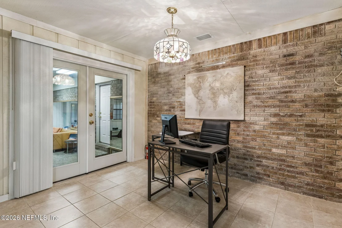 Photo of 794 CAMERON Drive