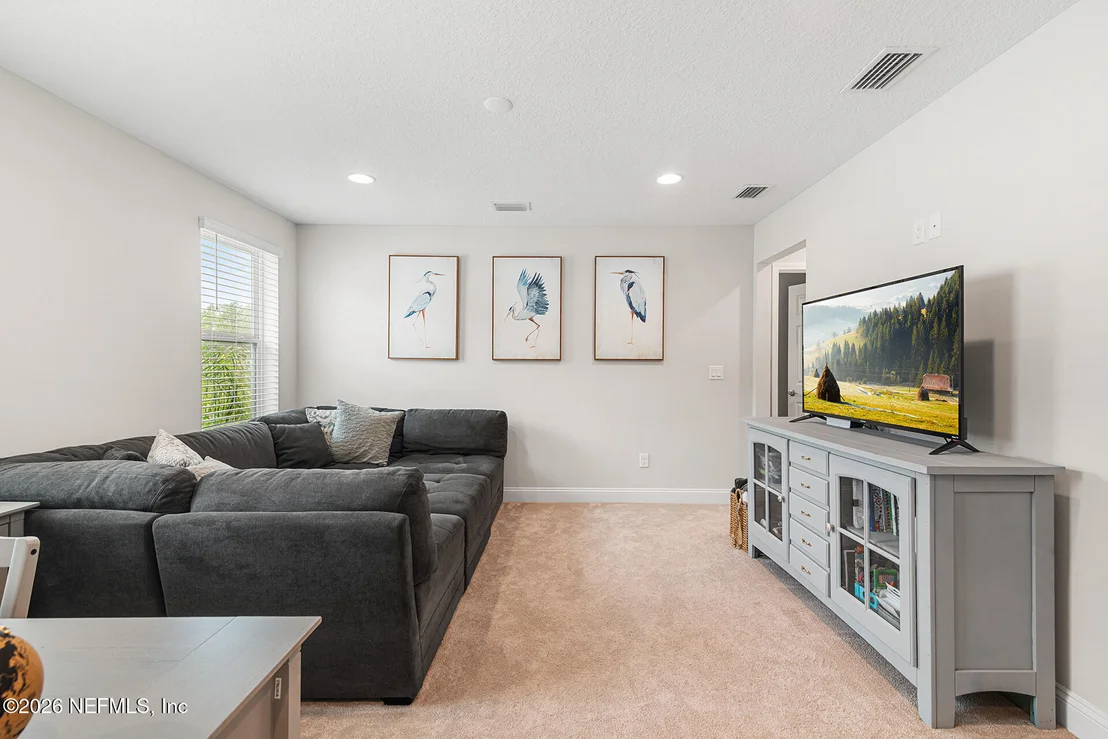 Photo of 428 BLUE HAMPTON Drive