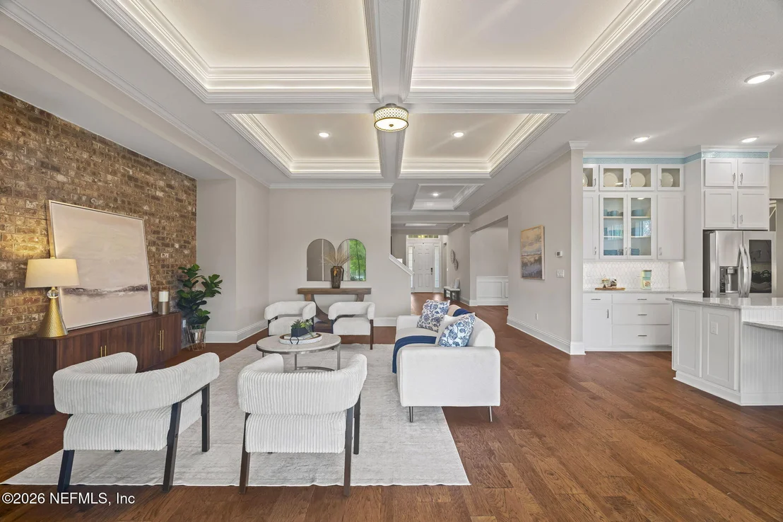 Photo of 183 FREMONT Avenue