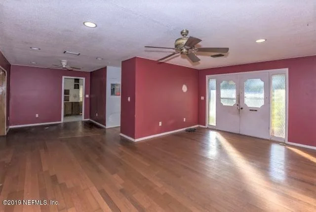 Photo of 183 SHORES Boulevard