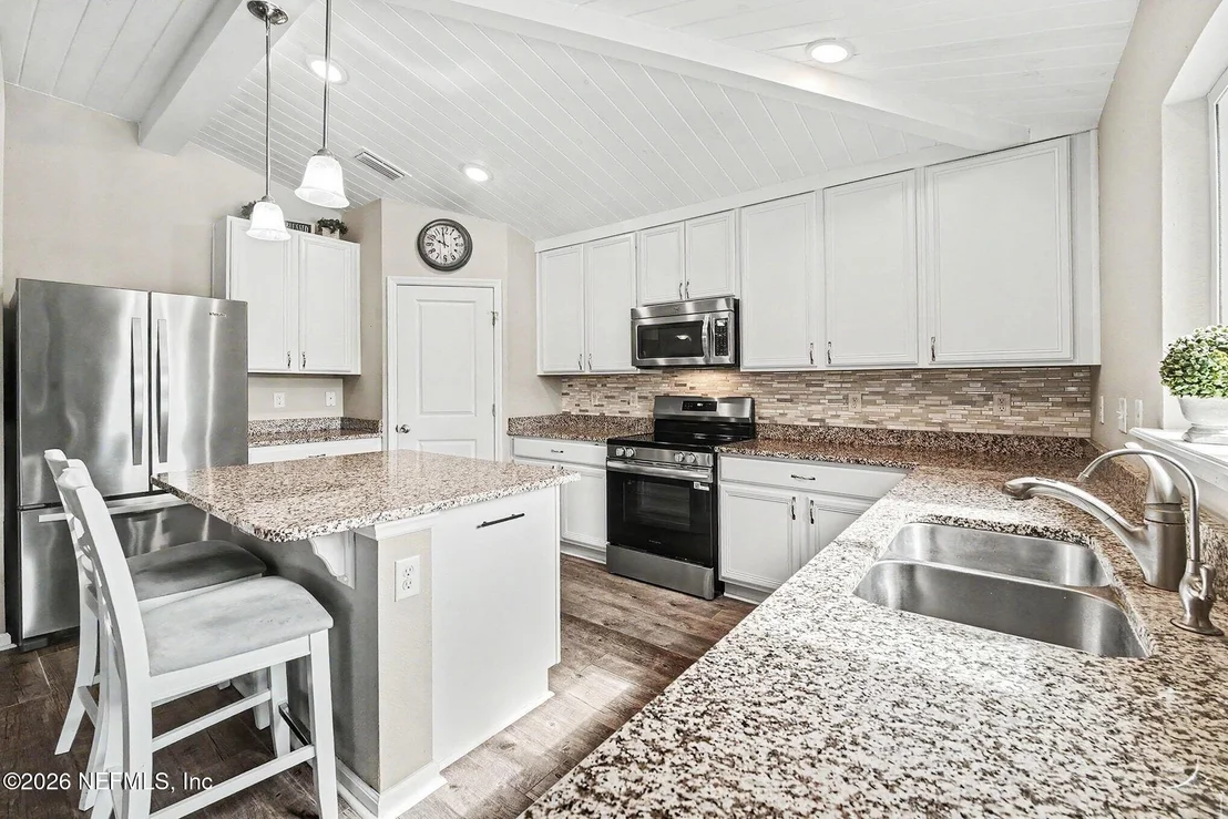 Photo of 16013 HUTTON Lane