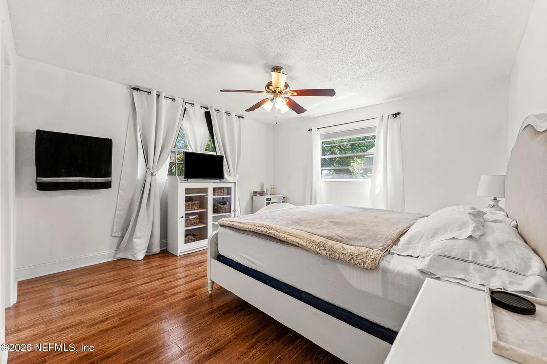 Photo of 1661 BARTLETT Avenue