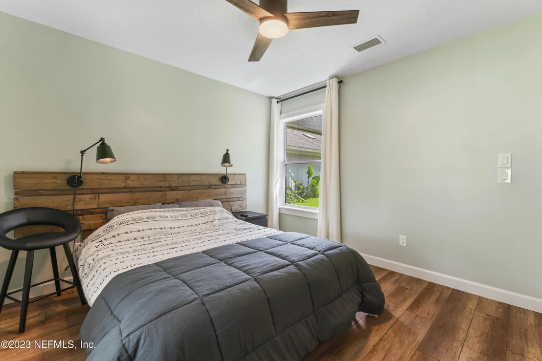 Photo of 1100 LINKSIDE Drive