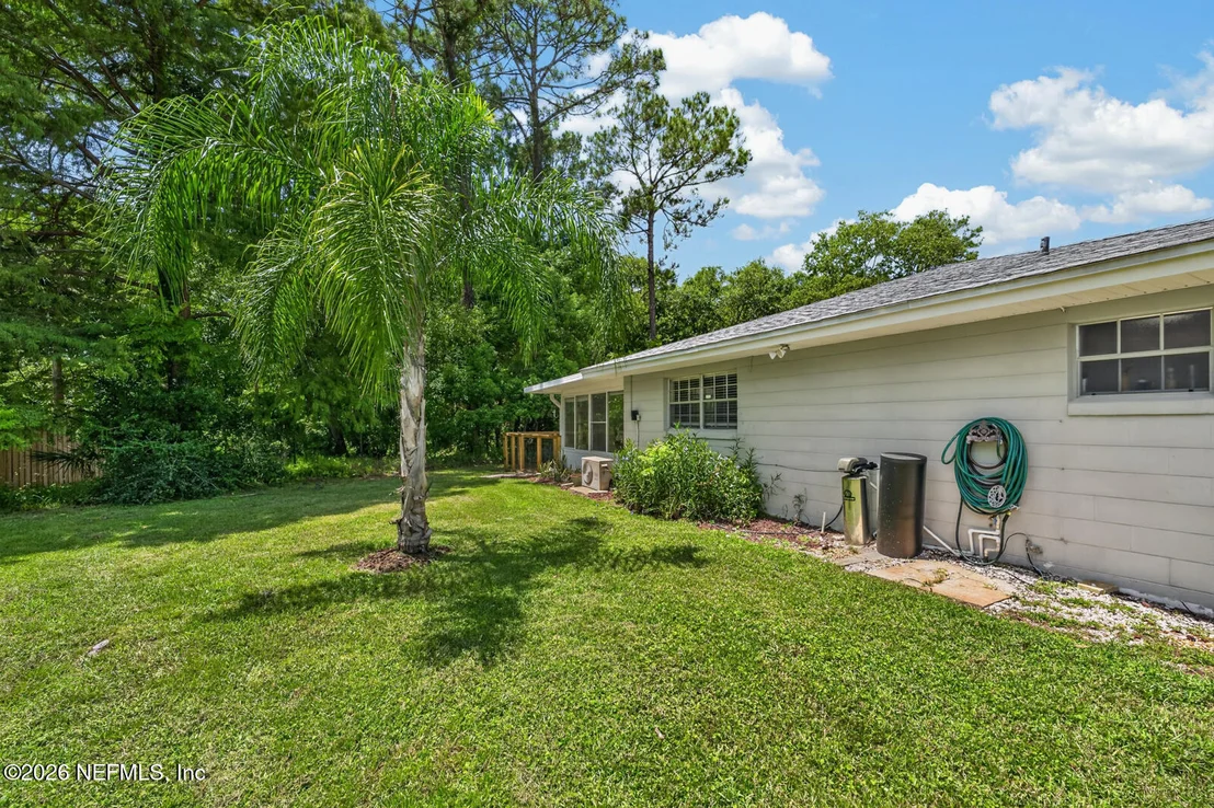 Photo of 829 RITA Circle