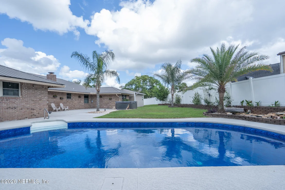 Photo of 377 FOXRIDGE Road