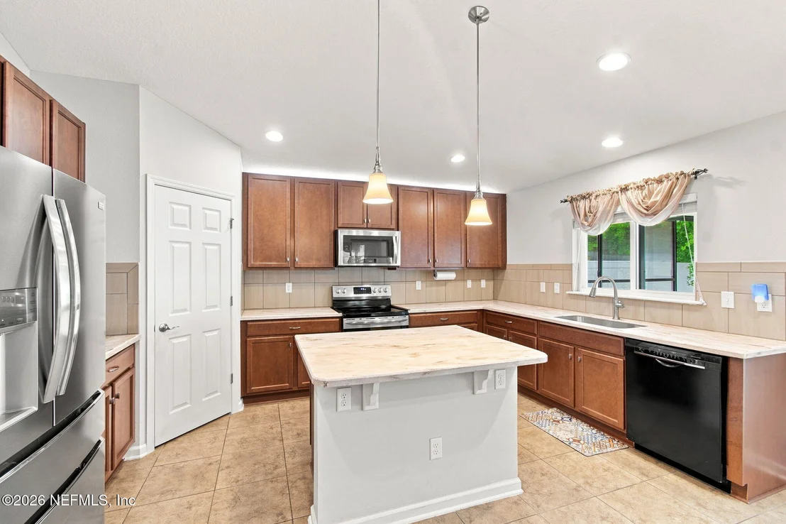 Photo of 9592 ABBY GLEN Circle