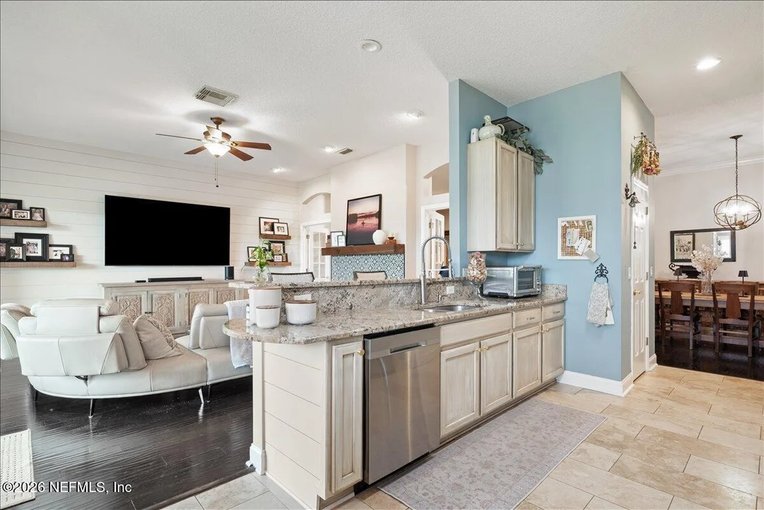 Photo of 995 GARRISON Drive