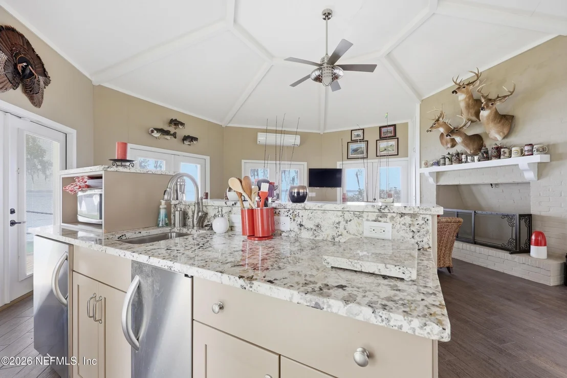 Photo of 13200 MANDARIN Road