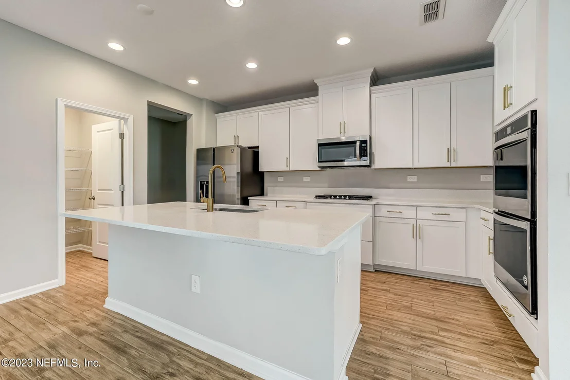 Photo of 152 WINDERMERE Way