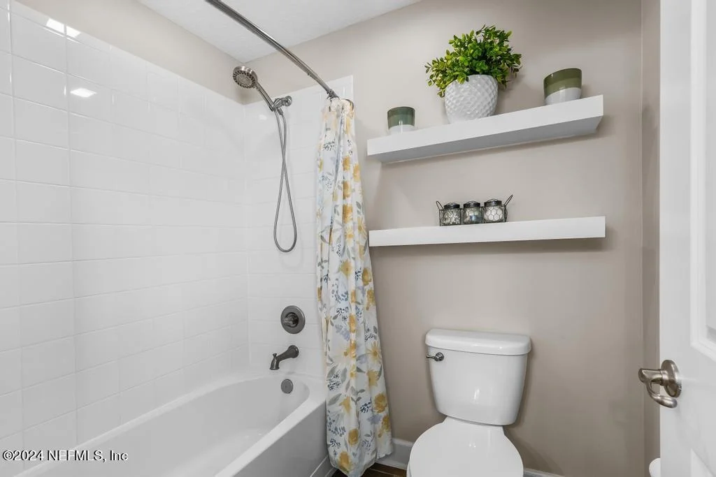 Photo of 4016 SEASIDE Drive E