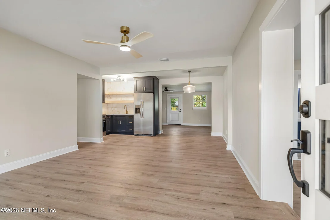 Photo of 2614 LEONID Road