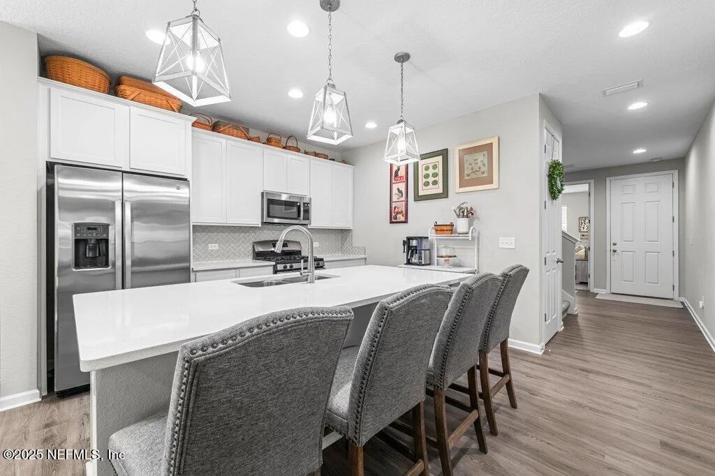 Photo of 1903 AMBERLY Drive