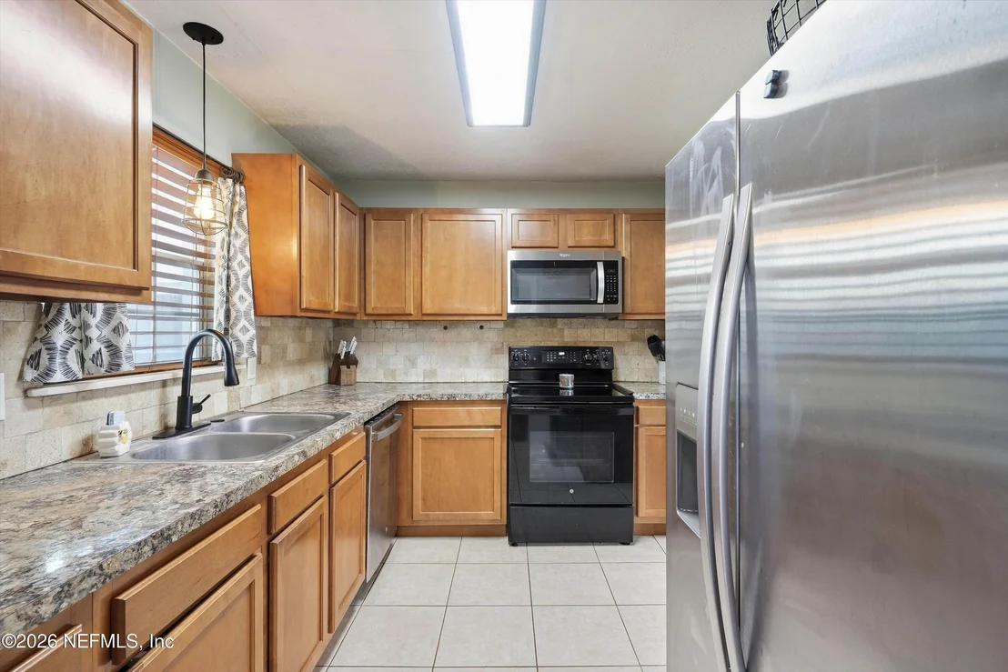 Photo of 2044 WEST Road