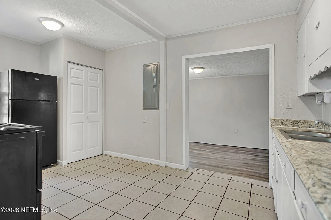 Photo of 941 HURON Street
