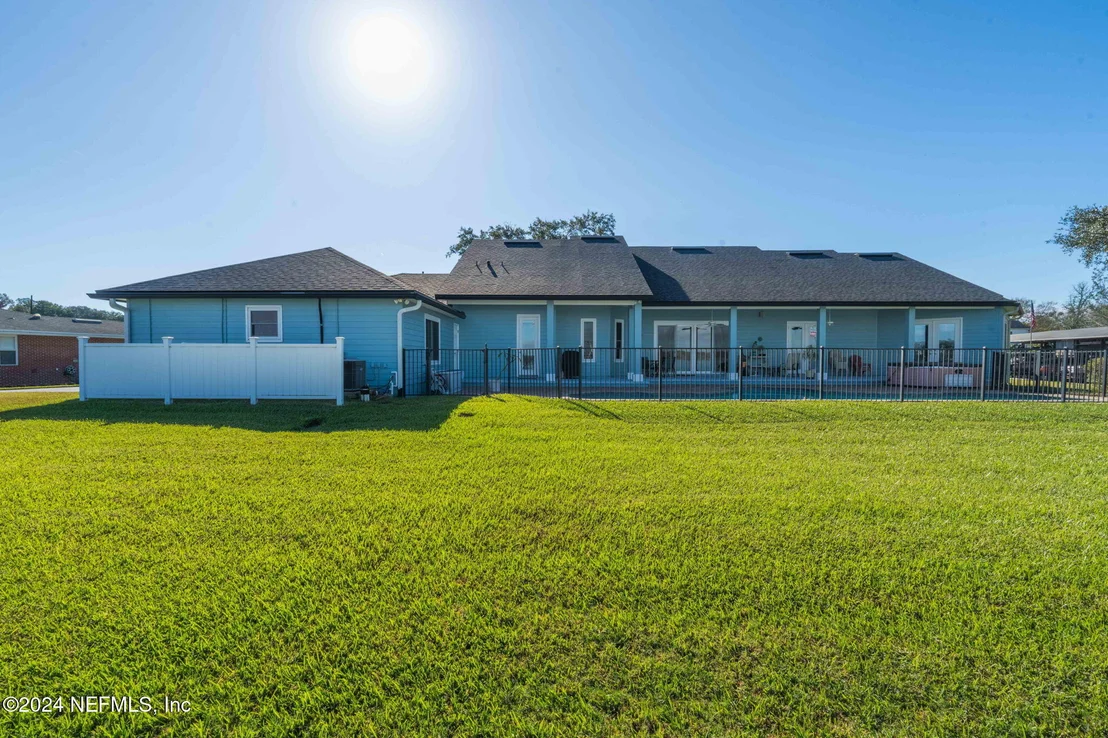 Photo of 487 CREIGHTON Road
