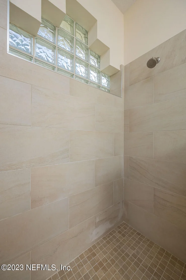 Photo of 601 KNOLLWOOD Lane