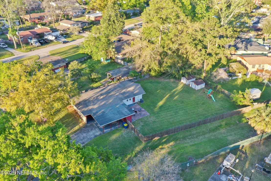 Photo of 1005 LAS ROBIDA Drive