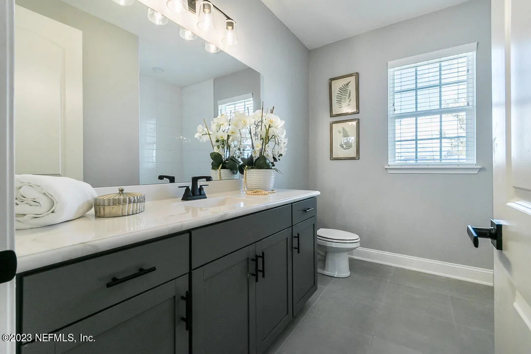Photo of 106 THATCHAM Drive
