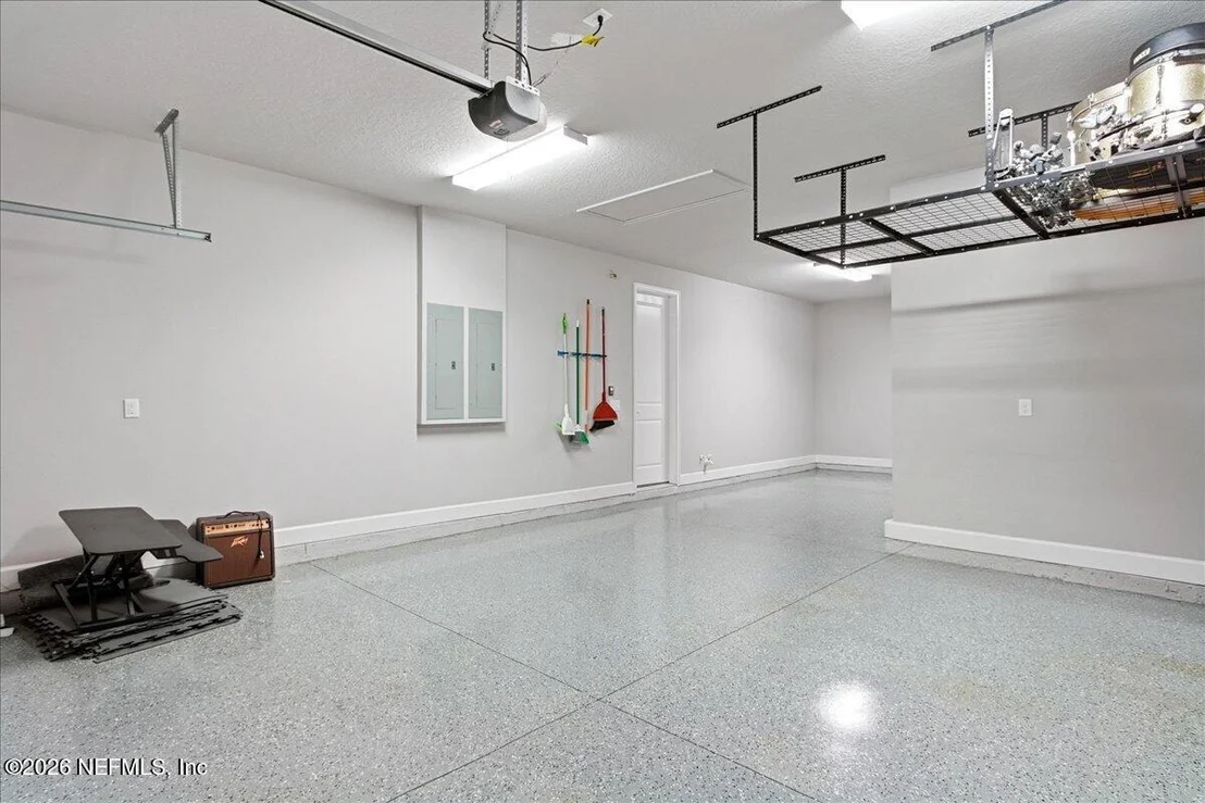 Photo of 205 HEATHERWOOD Court