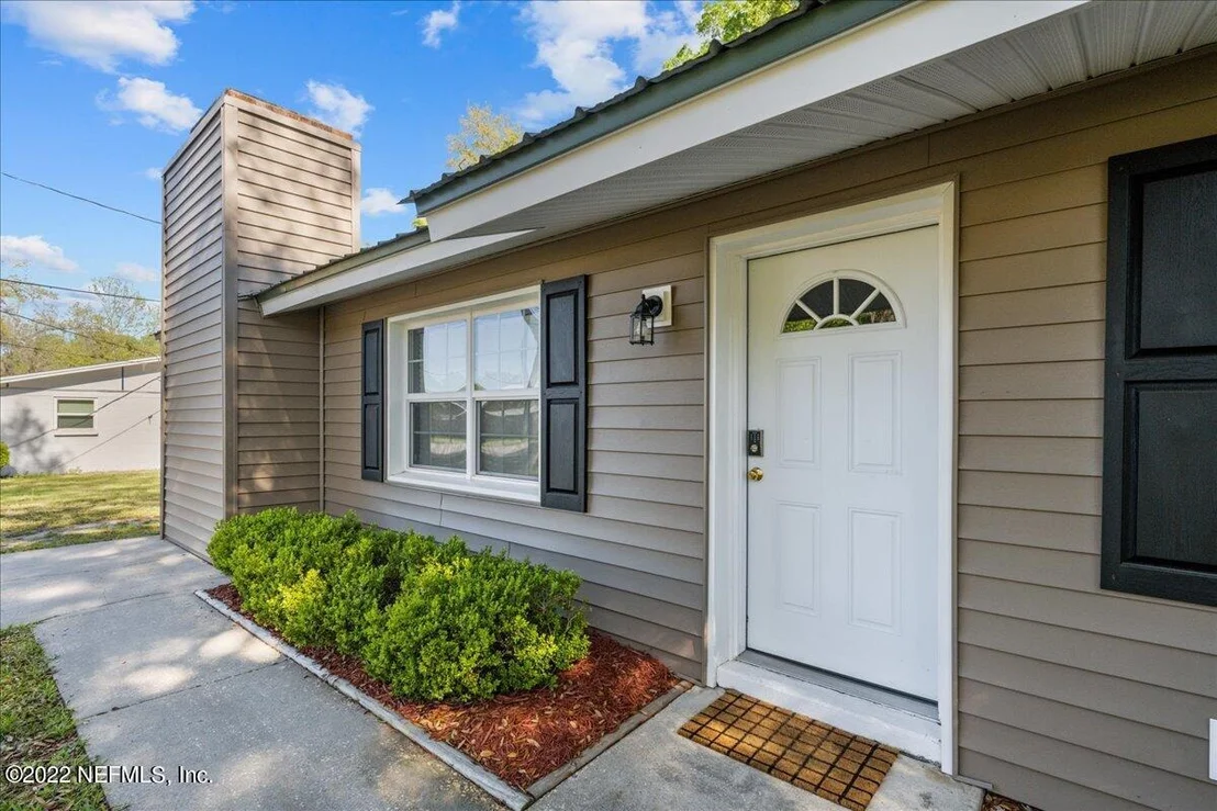 Photo of 102 JACKSON Circle