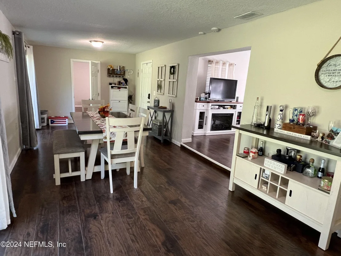 Photo of 5519 RIVER FOREST Drive
