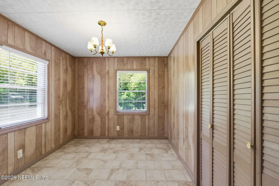 Photo of 5 BEACON Street