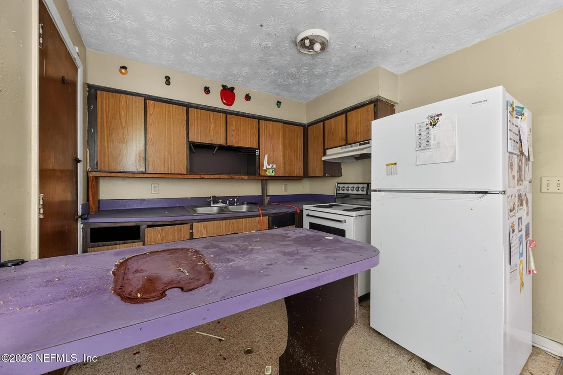 Photo of 4915 CHIVALRY Drive
