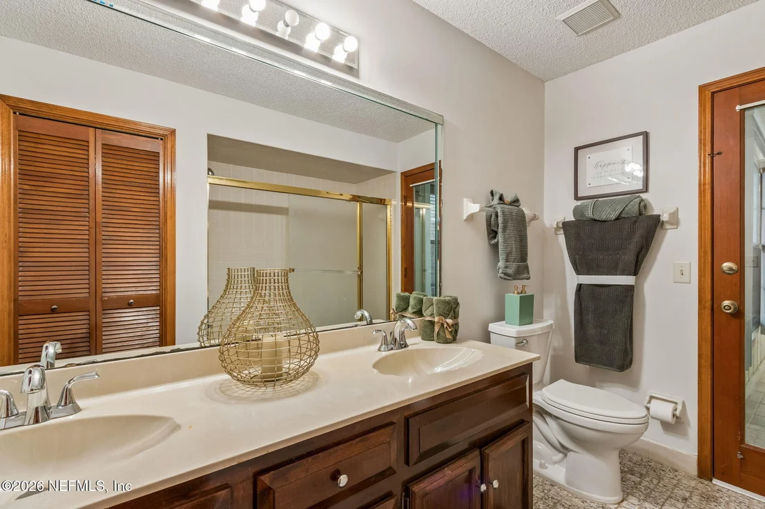 Photo of 794 CAMERON Drive