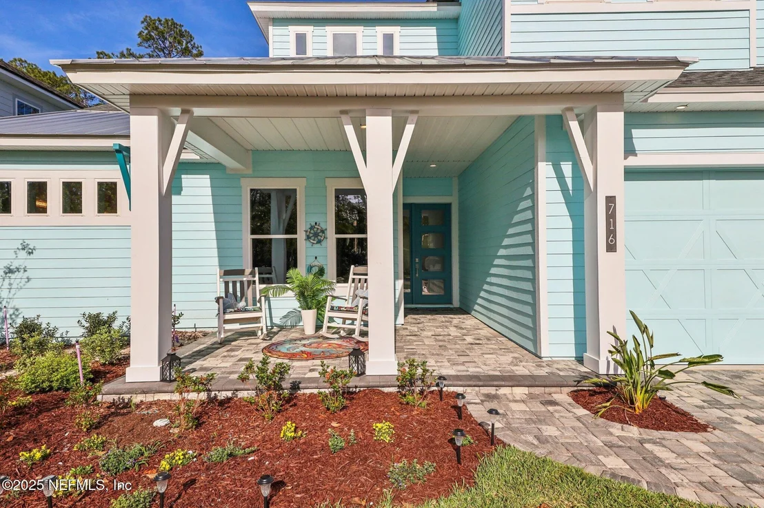 Photo of 716 PALM CREST Drive