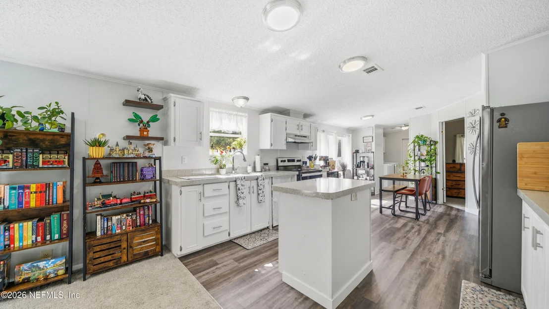 Photo of 953 MCLAUGHLIN Lane