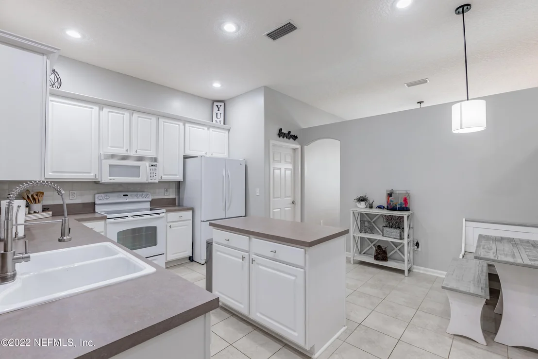 Photo of 4079 EDGELAND Trail