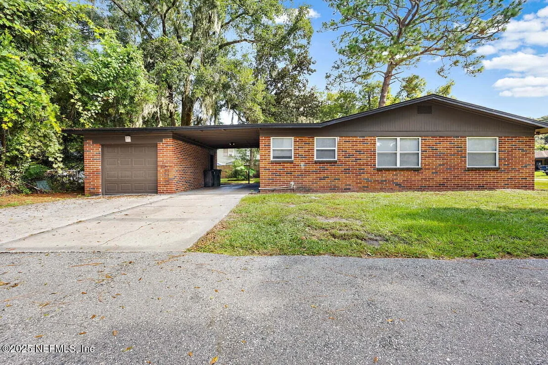 Photo of 252 SPRING FOREST Avenue