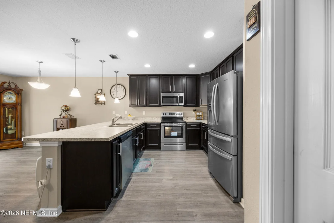 Photo of 4582 APPLETON Avenue