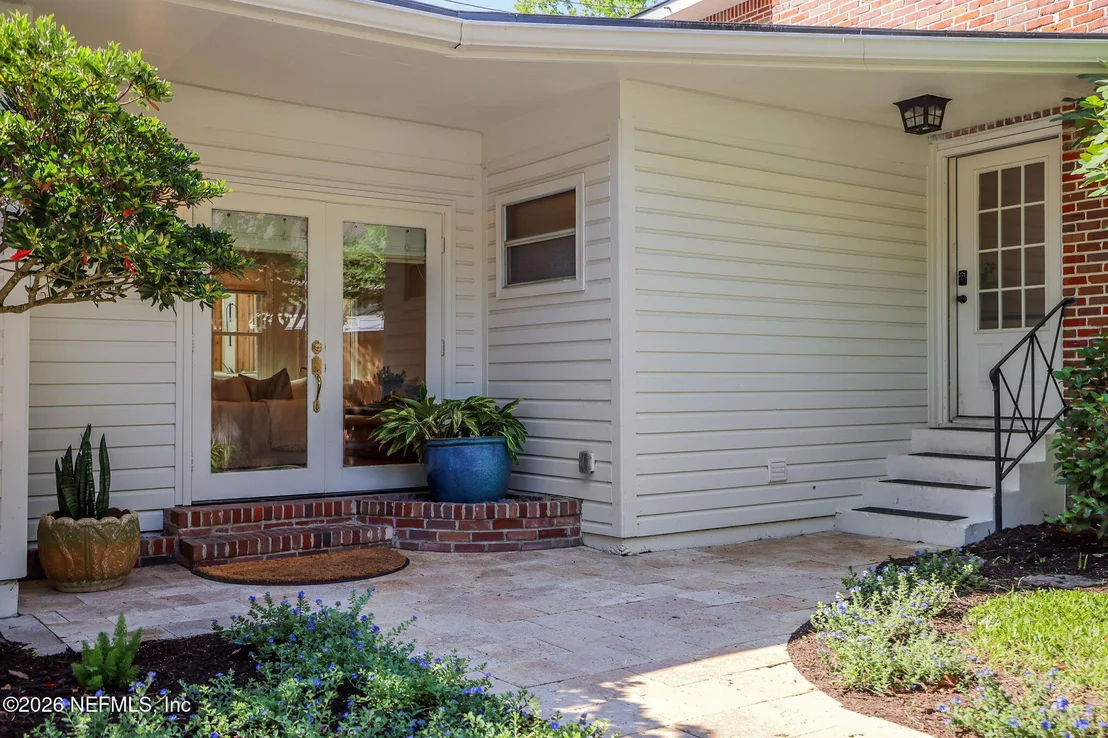 Photo of 1345 TALBOT Avenue