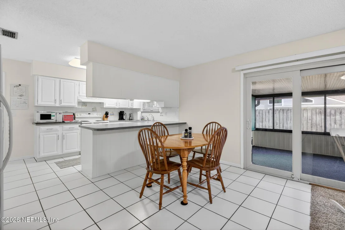 Photo of 1411 FOREST Lane