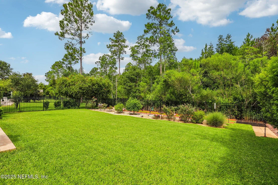 Photo of 261 PALISADE Drive